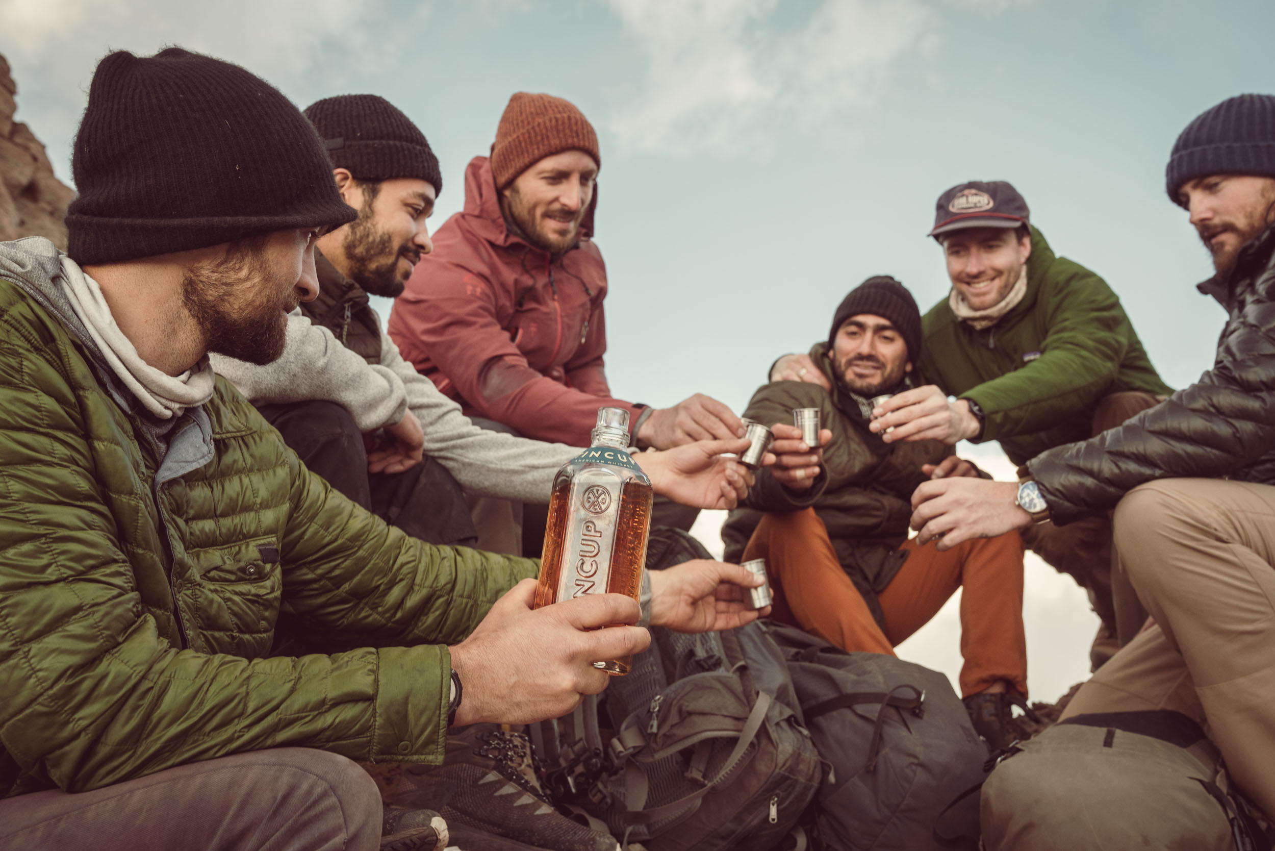 Lifestyle-Tin-Cup-Chile-BA78563